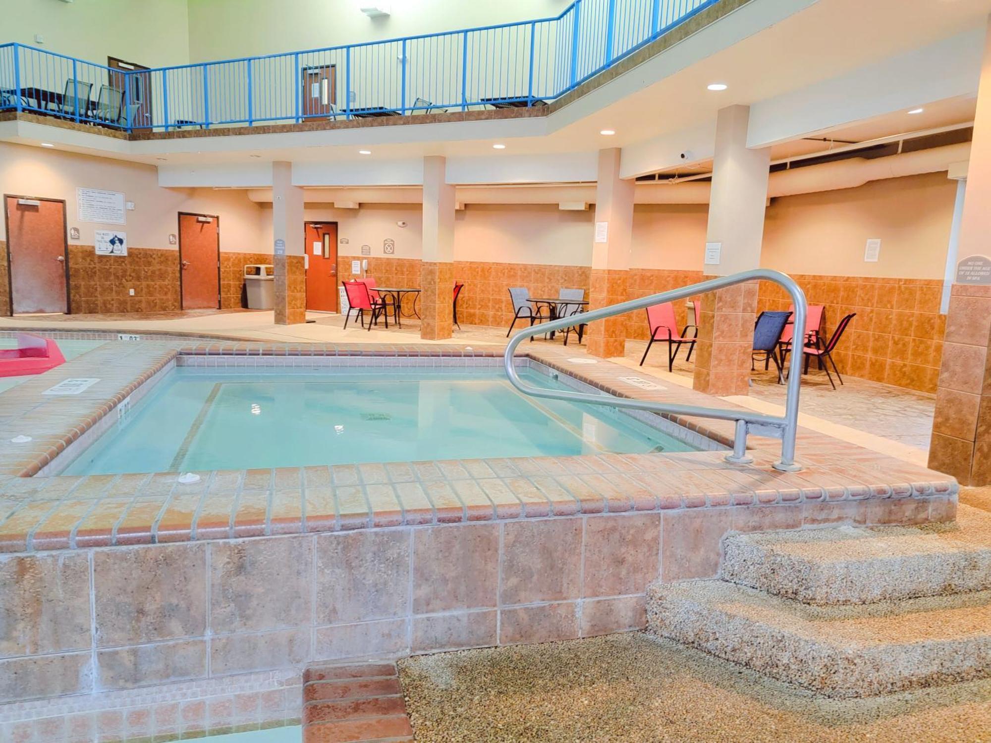 Holiday Inn Express Hotel & Suites Sioux Falls-Brandon, An Ihg Hotel Exterior photo